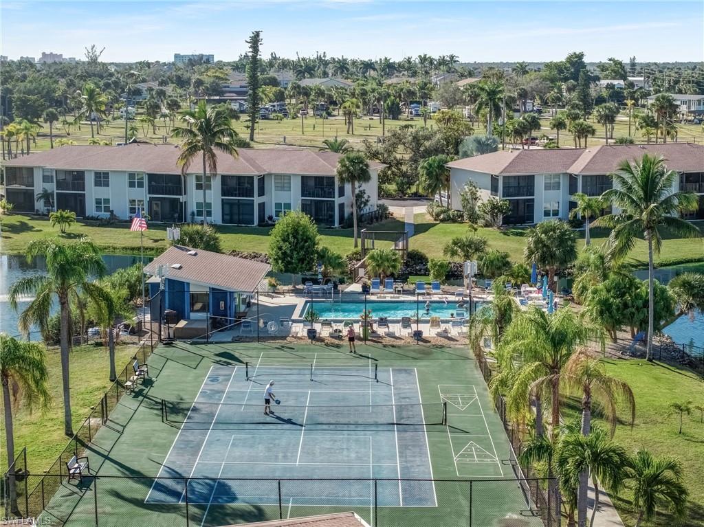 So many community amenities to choose from!