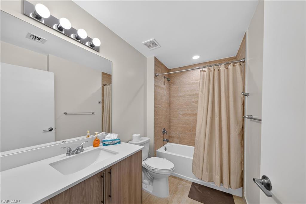 15901 Royal Pointe LN 405 photo 12
