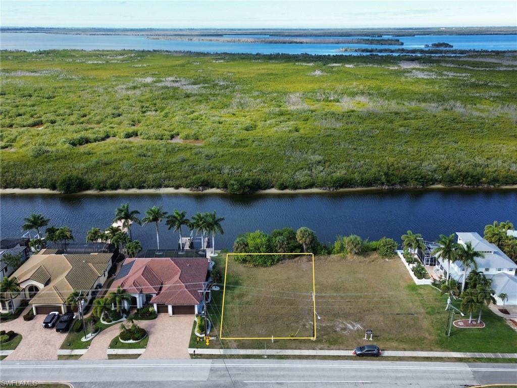 3216 Surfside BLVD