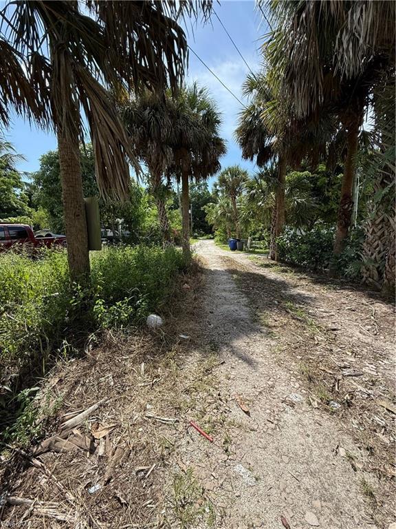 View of dirt / gravel road