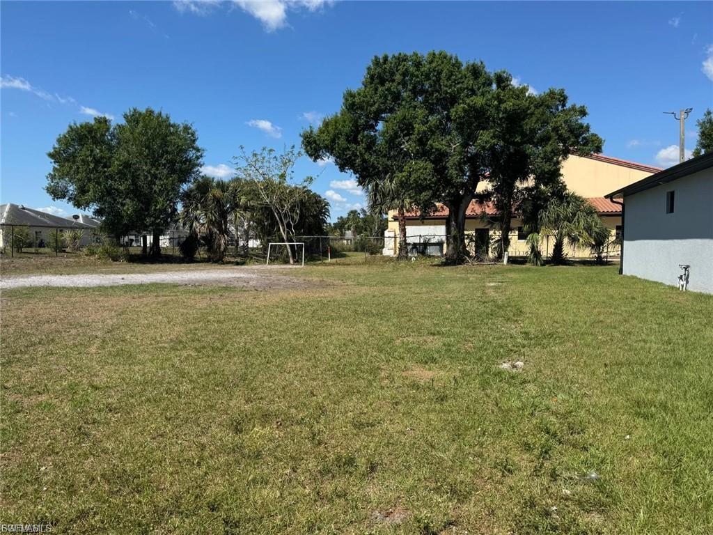 View of yard featuring an area for sports