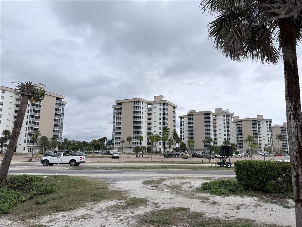 View of apartment building / complex