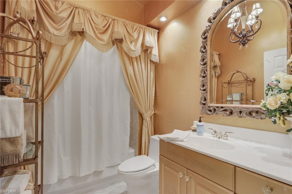 10801 Crooked River RD 203 photo 18