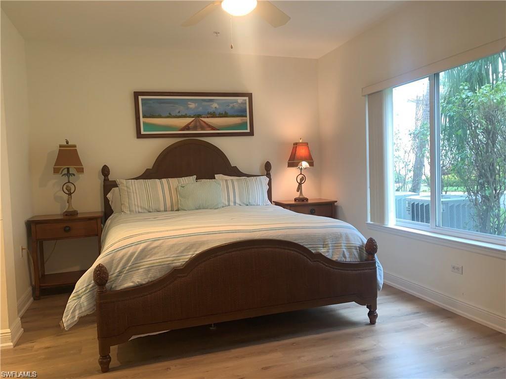 Primary Bedroom has KING size bed.