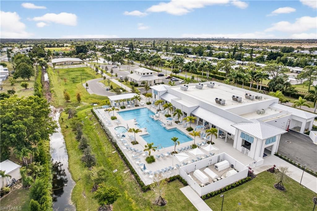 Bird's eye view of a pool area