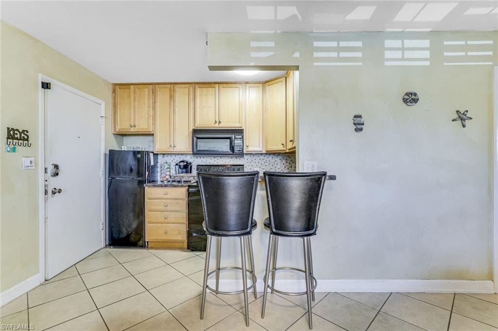 457 Tallwood ST 406 photo 9
