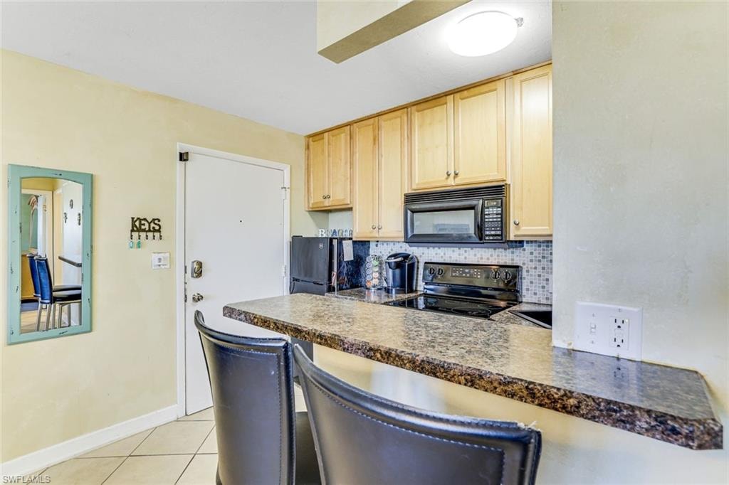 457 Tallwood ST 406 photo 8