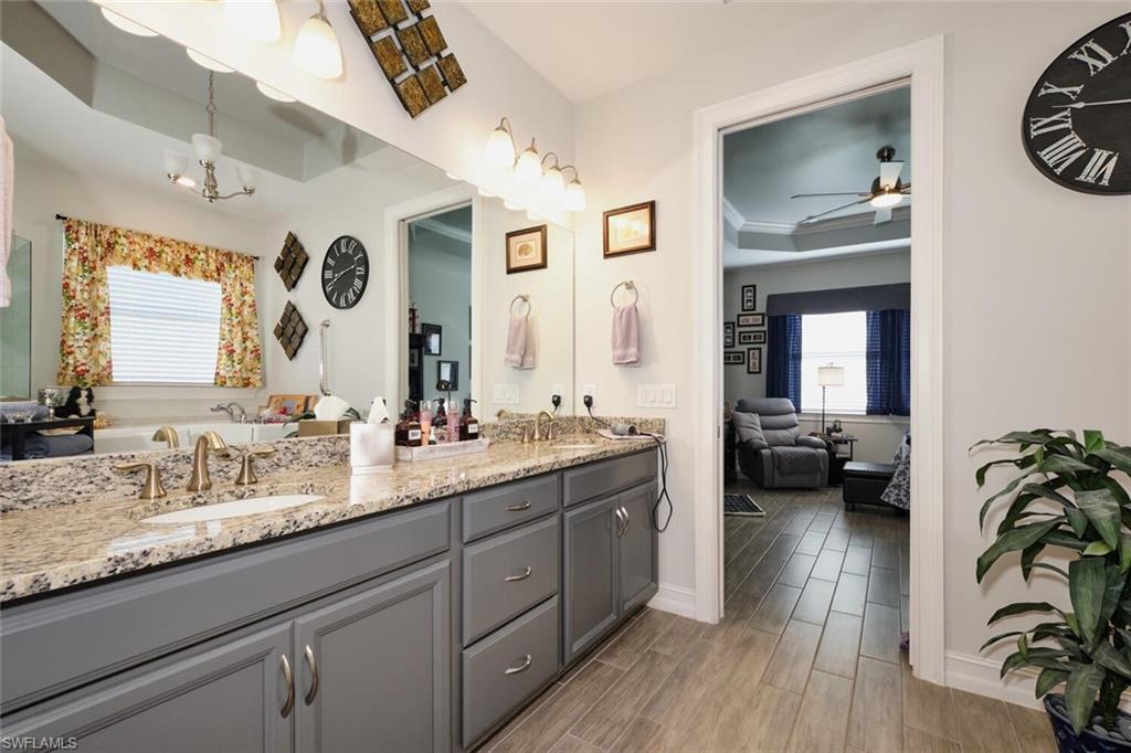 15320 Torino LN photo 20