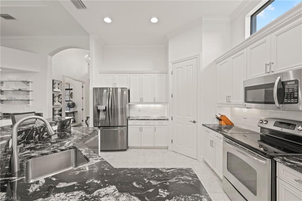 15855 Secoya Reserve CIR photo 8