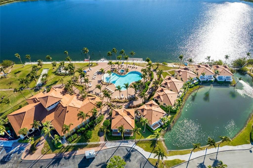 Lakeside_club_pool_and_spa