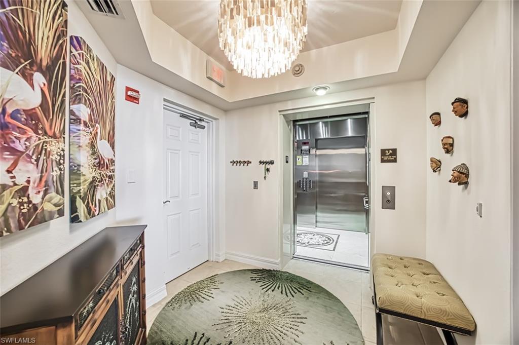 Private_foyer_secured_elevator