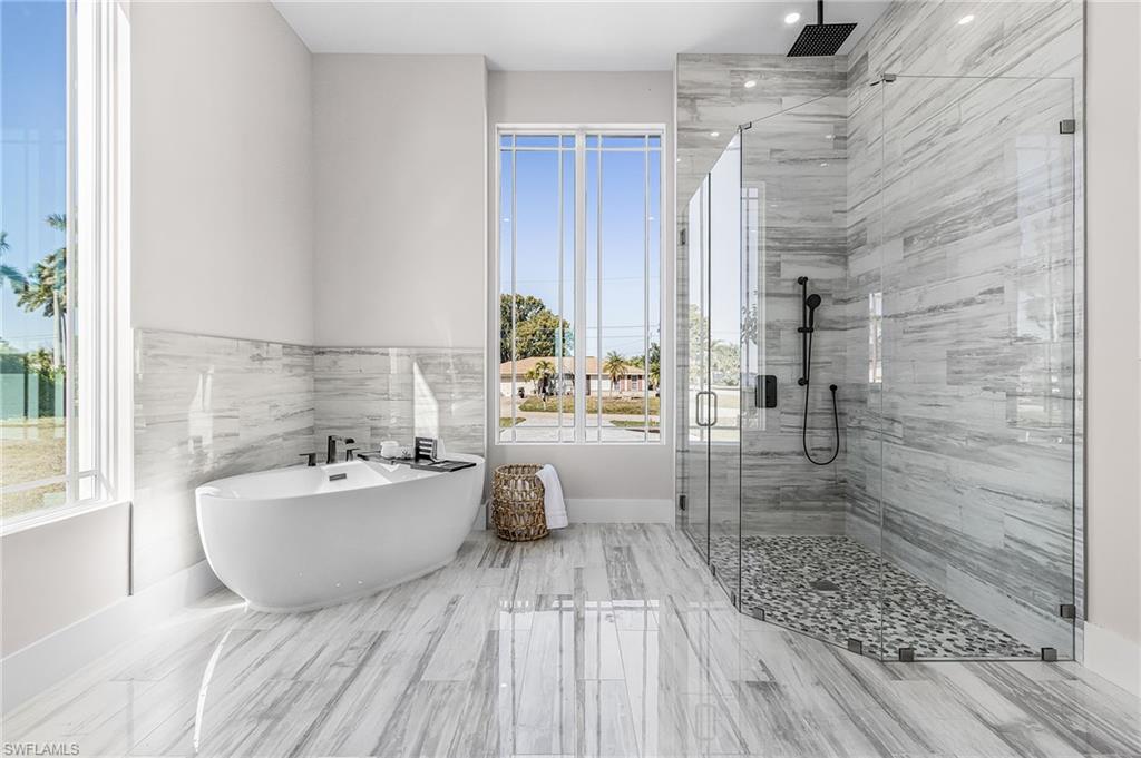 606 Coral DR photo 21