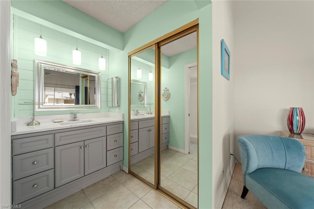 Walk-in closet