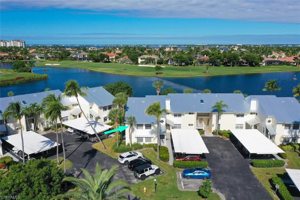 Lake view practically surrounds unit