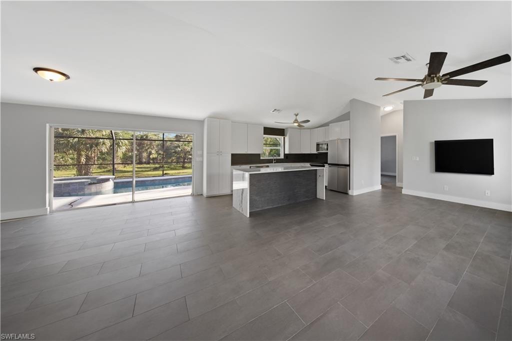 Living Room/Kitchen