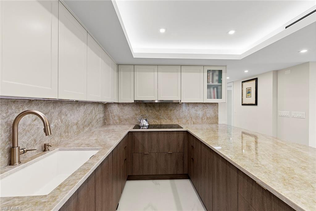 3951 Gulf Shore BLVD N 205 photo 10