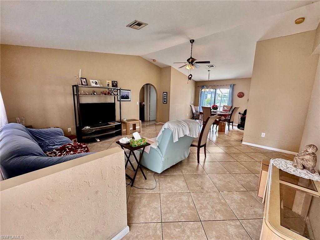 214 NE 9th CT