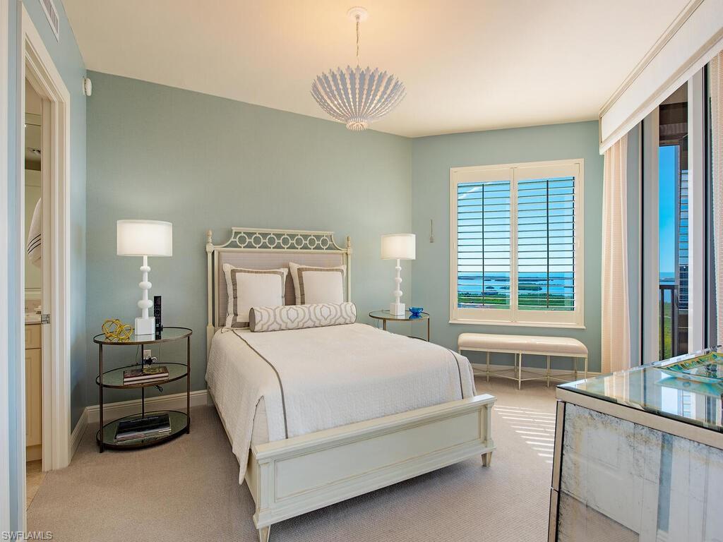 Guest with bay and Gulf views