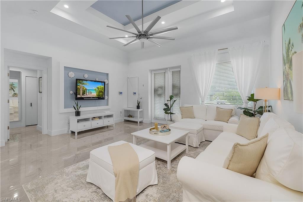 Modern 32x32 Porcelain Tile Throughout!