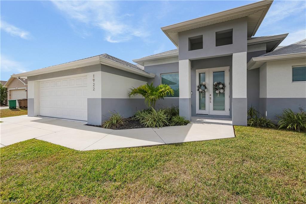 Striking Modern Home Elevation!