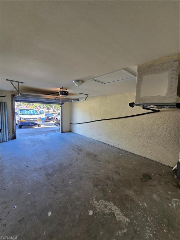 Garage featuring a textured wall