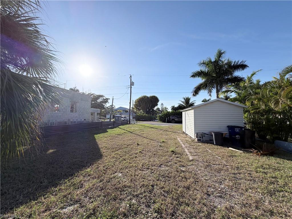 View of grassy yard