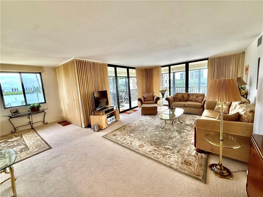 15 Bluebill AVE 206