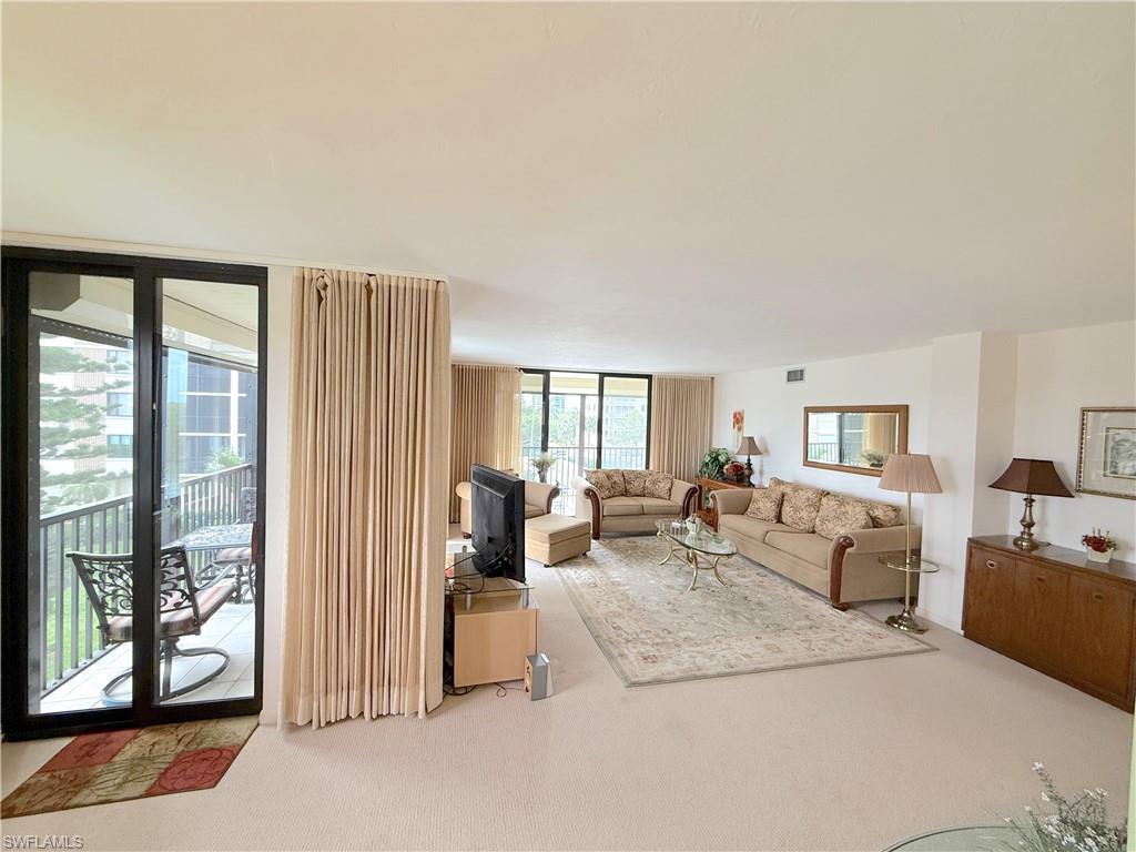 15 Bluebill AVE 206