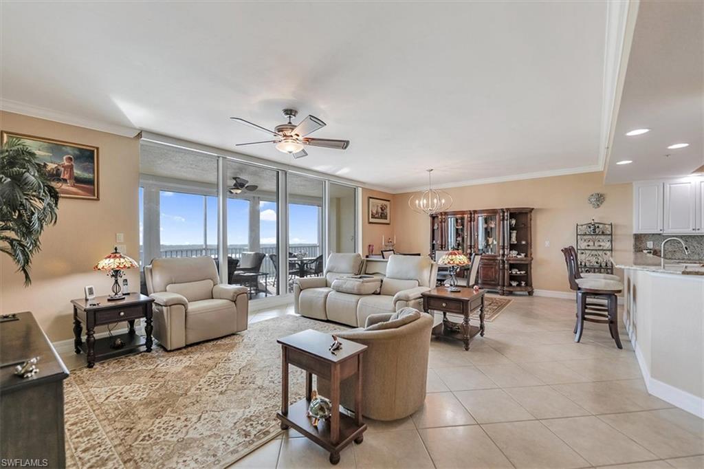 Great_rm_living_area_wwater_view