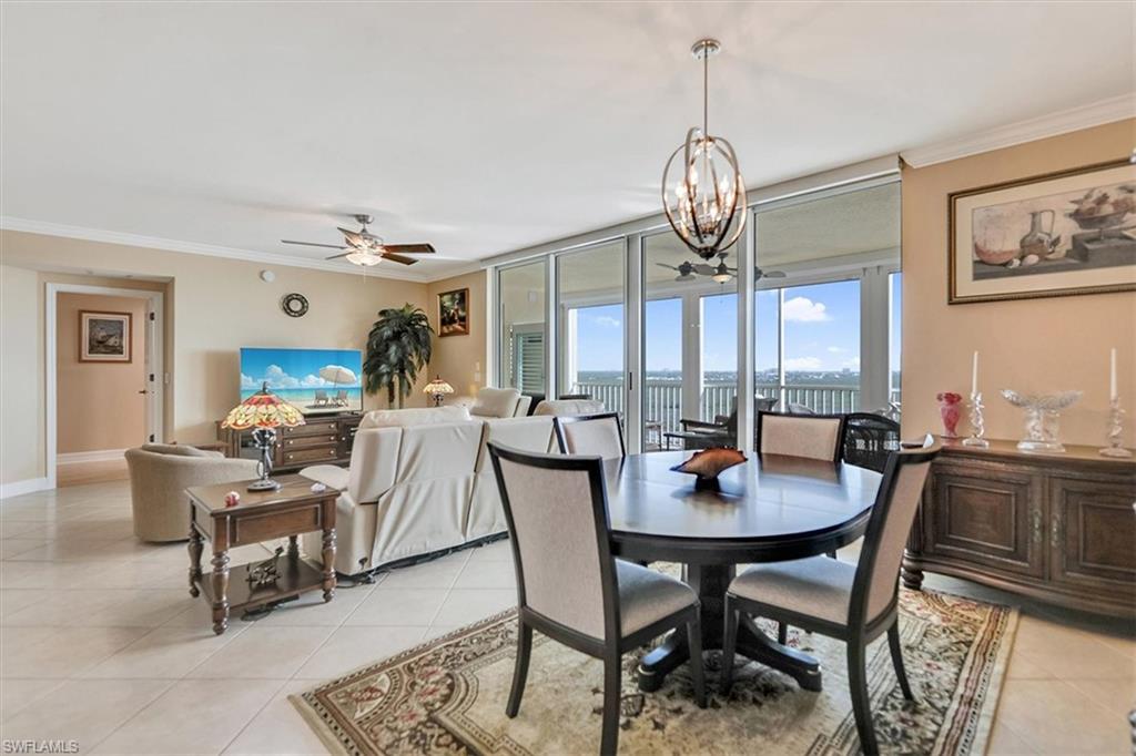 Great_rm_dining_wwater_view