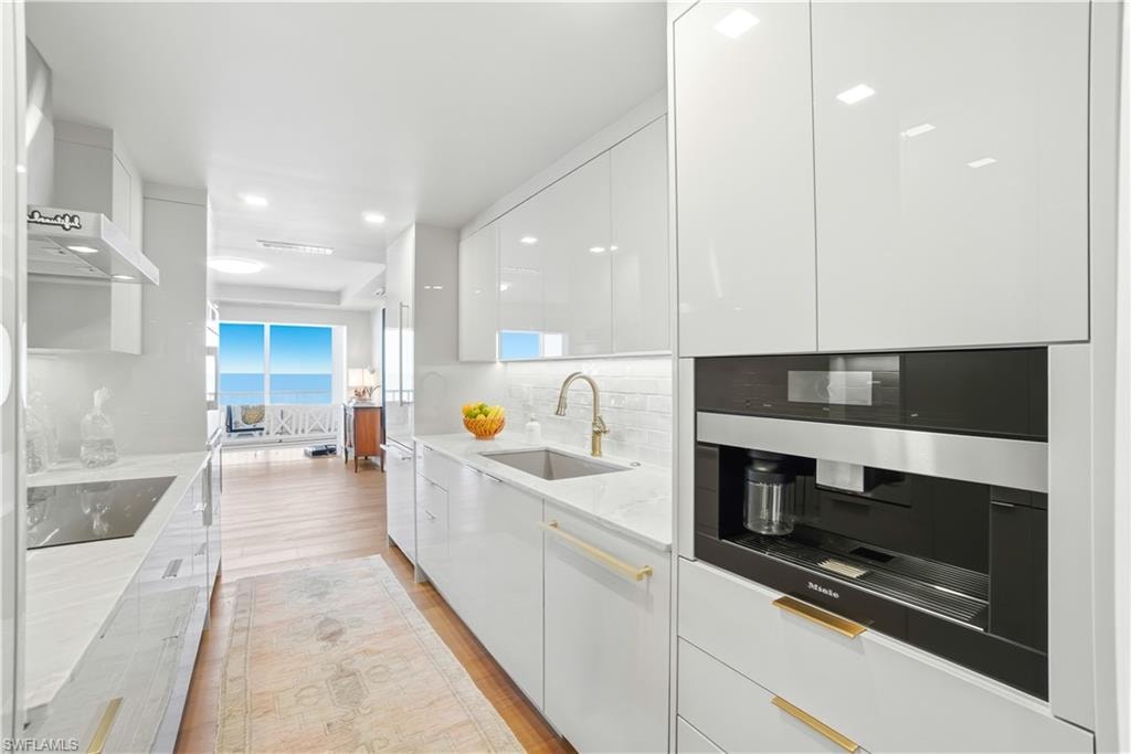 3003 Gulf Shore BLVD N 701