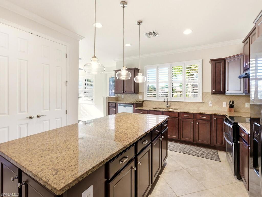 Nice size island & pantry