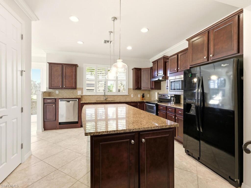 Kitchen with great layout