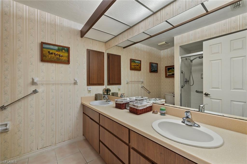 5665 Arvine CIR photo 17