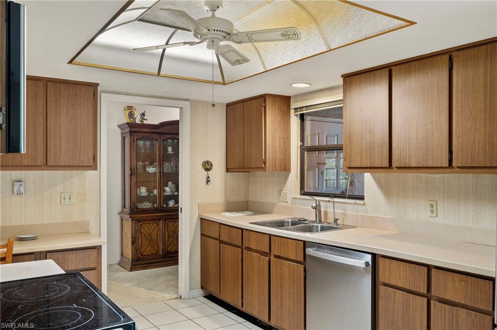 5665 Arvine CIR photo 9