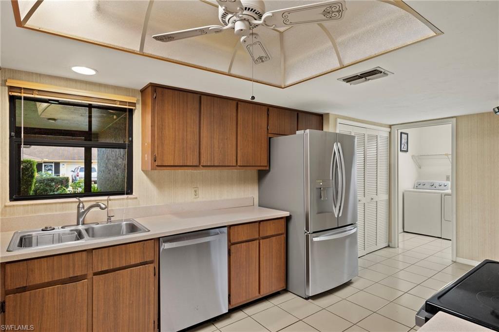 5665 Arvine CIR photo 8