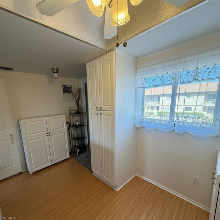 Kitchen with pantry, entryway with additional shoe cabinet