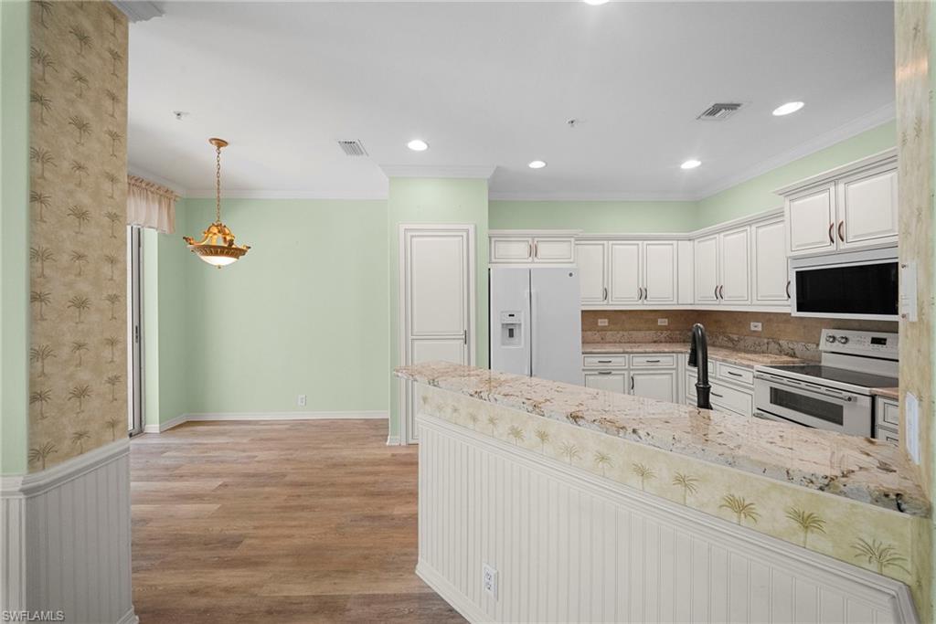 8545 Danbury BLVD 102 photo 20