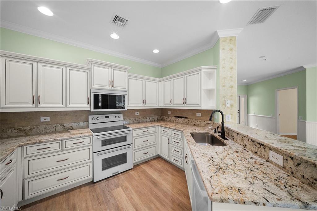 8545 Danbury BLVD 102 photo 25