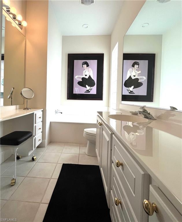 Her Primary Bathroom w/bath tub and makeup vanity