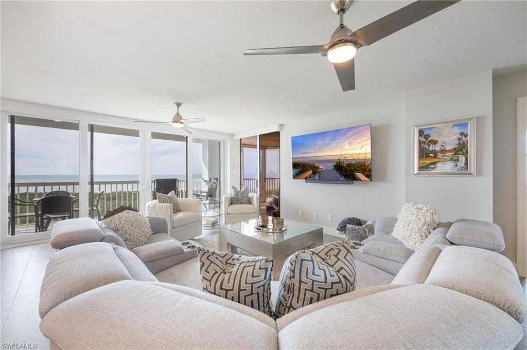 FABULOUS LIVING ROOM