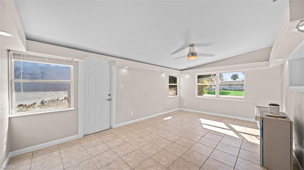 170 Poinsettia CIR NE photo 18