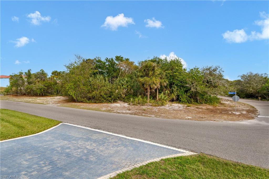 889 Scott DR photo 33
