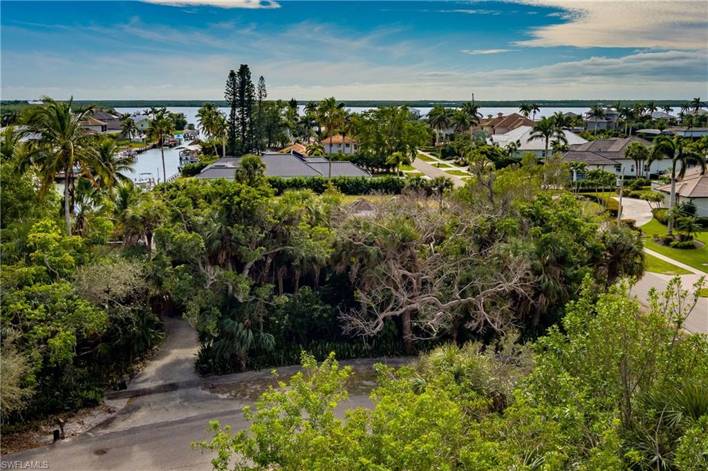 889 Scott DR photo 31