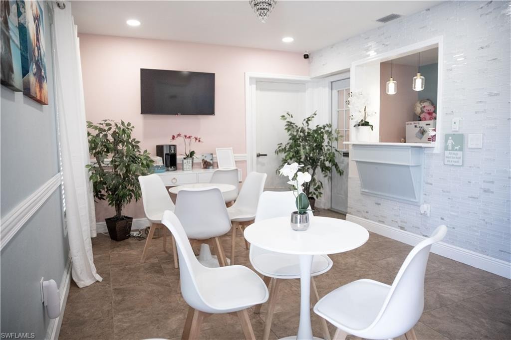 2828 Santa Barbara BLVD photo 26