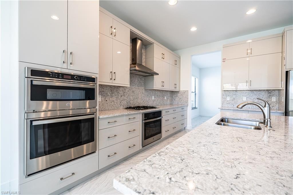 20123 Camellia Crosse LN photo 12