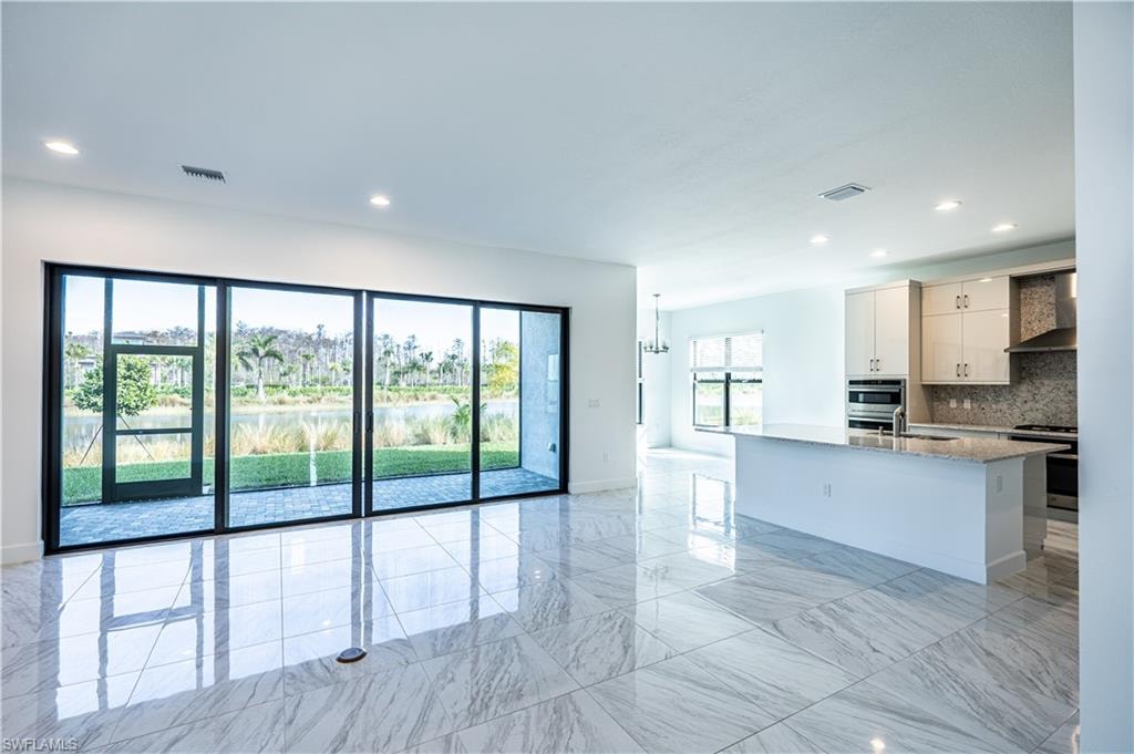 20123 Camellia Crosse LN photo 9