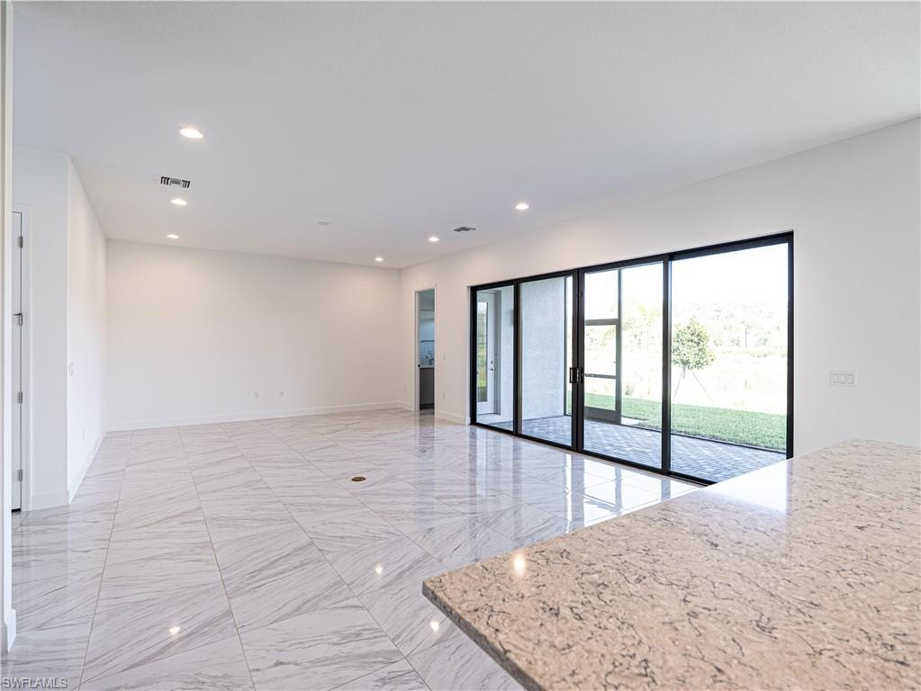 20123 Camellia Crosse LN photo 15