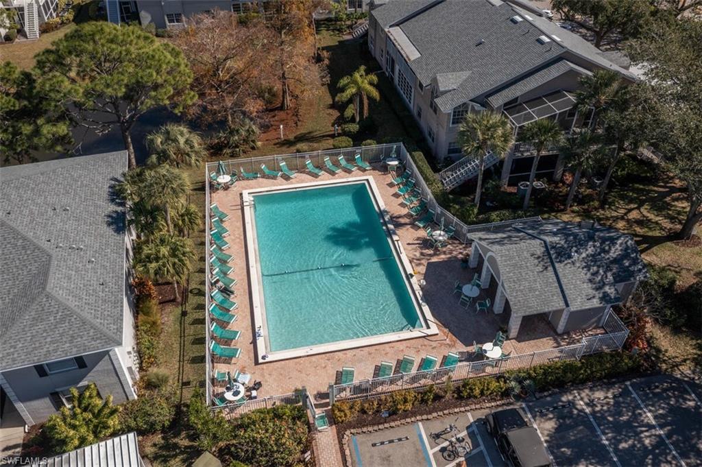 Bird's eye view of a pool area