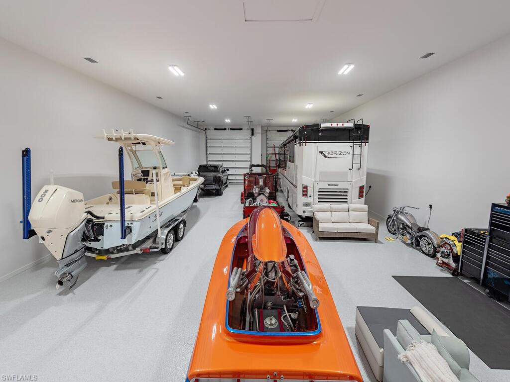 Toy garage